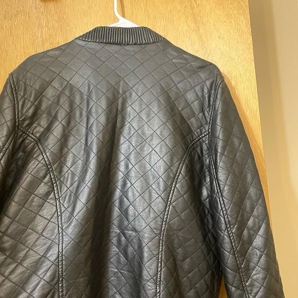Black faux leather jacket…excellent casual jkt…roll up the sleeves!! - Picture 3 of 6